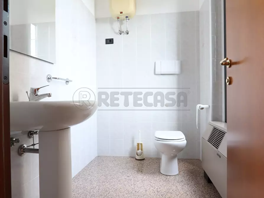 Immagine 22 di Ufficio in affitto  in Via Aldo Moro 10 a Vicenza