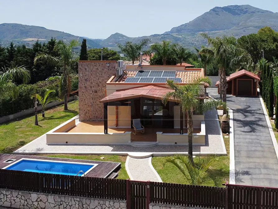 Immagine 8 di Villa in vendita  a Castellammare Del Golfo