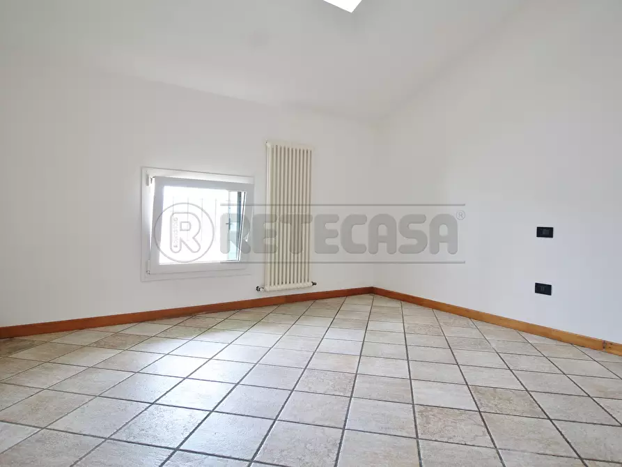 Immagine 8 di Bilocale in affitto  in Via dall'Ava 6 a Nogarole Vicentino