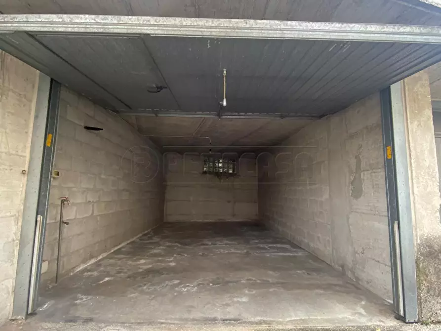 Immagine 2 di Garage in vendita  in Via Vicariato 20 a Barbarano Mossano