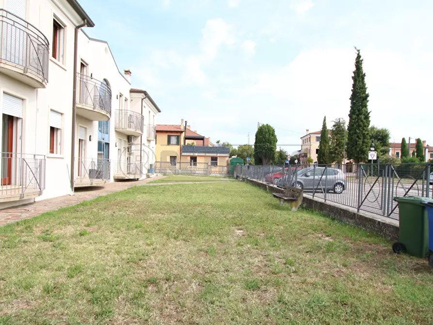 Immagine 21 di Bilocale in vendita  in Via Giovanni Falcone a Barbarano Mossano