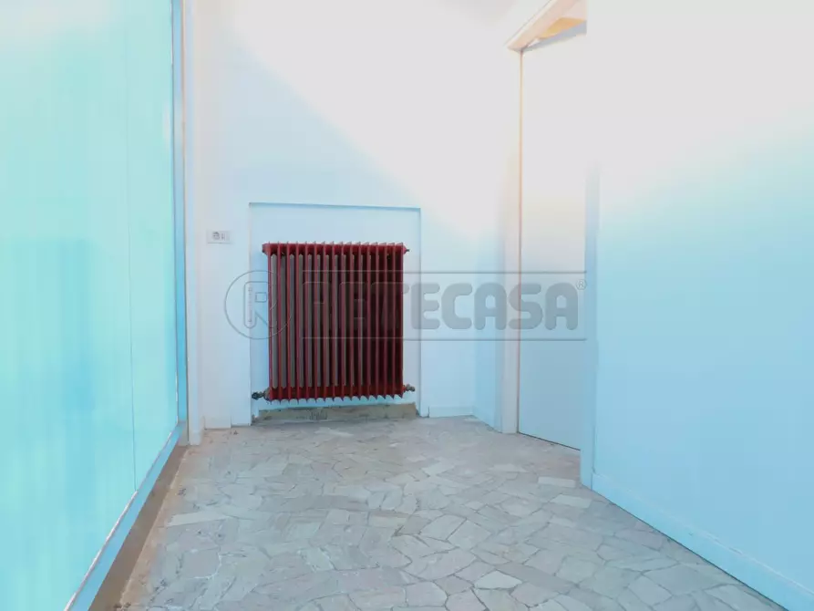 Immagine 5 di Magazzino in affitto  in Via Bellini a Costabissara