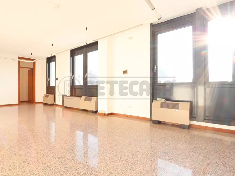 Immagine 35 di Ufficio in affitto  in Via Aldo Moro 10 a Vicenza