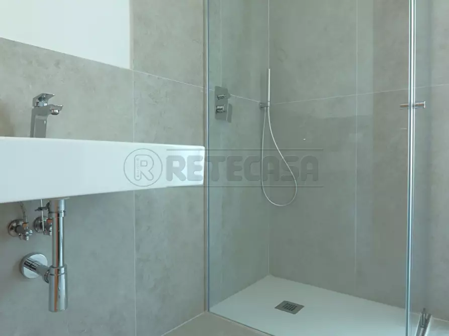 Immagine 15 di Attico in affitto  in Via Cimone 9 a Vicenza