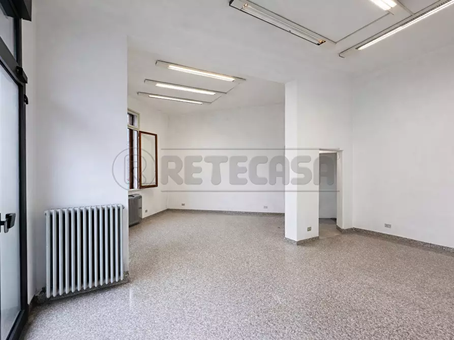 Immagine 3 di Locale commerciale in affitto  in Via Giovanni Gradenigo 2 a Padova