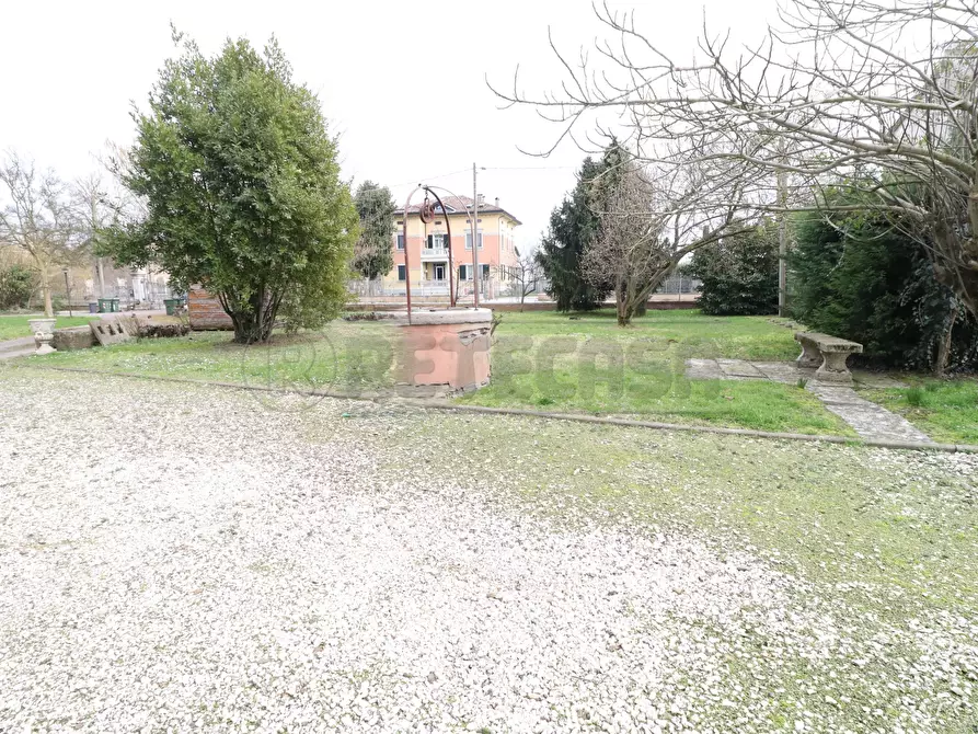 Immagine 5 di Rustico / casale in vendita  a Bondeno