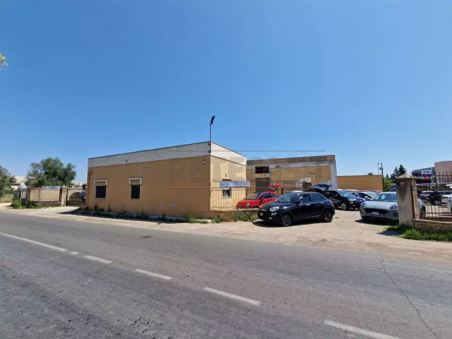 Immagine 19 di Laboratorio in vendita  in Via Neviano 37 a Seclì