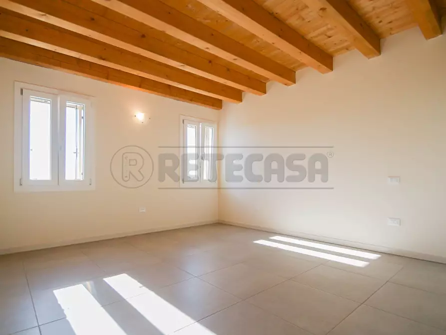 Immagine 20 di Porzione di casa in affitto  in VIA CAPITELLI 23 a Pozzoleone