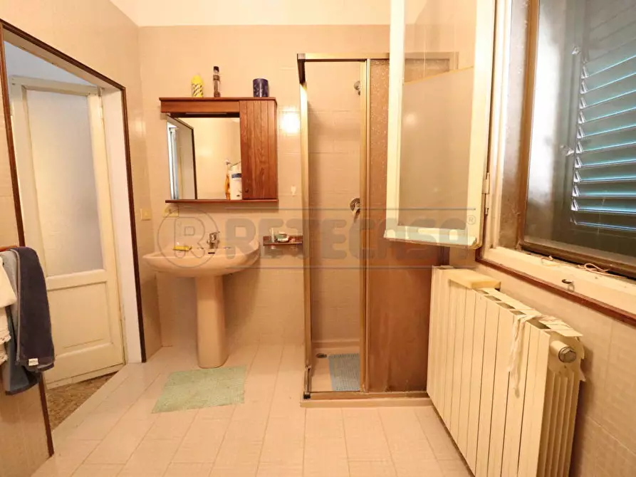 Immagine 11 di Appartamento in vendita  a Bondeno