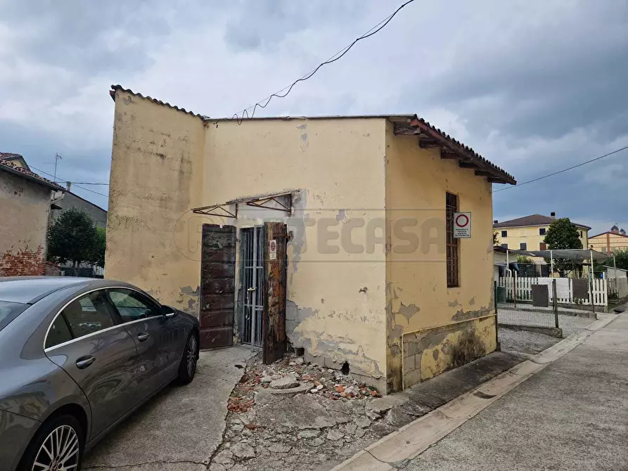 Immagine 4 di Casa indipendente in vendita  in Via Parigi a Castelvetro Piacentino