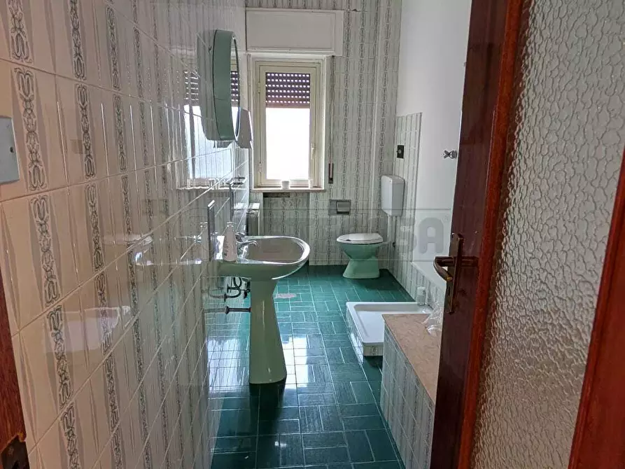 Immagine 11 di Pentalocale in vendita  in Via Libertà 12 a Caltanissetta