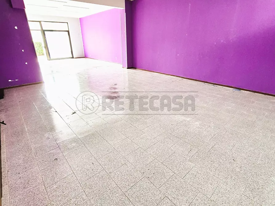 Immagine 14 di Locale commerciale in vendita  a Montesilvano