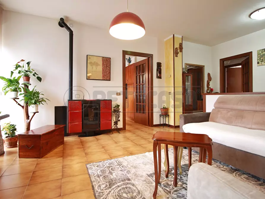 Immagine 1 di Appartamento in vendita  in VIA SILVIO PELLICO 12 a Sarego