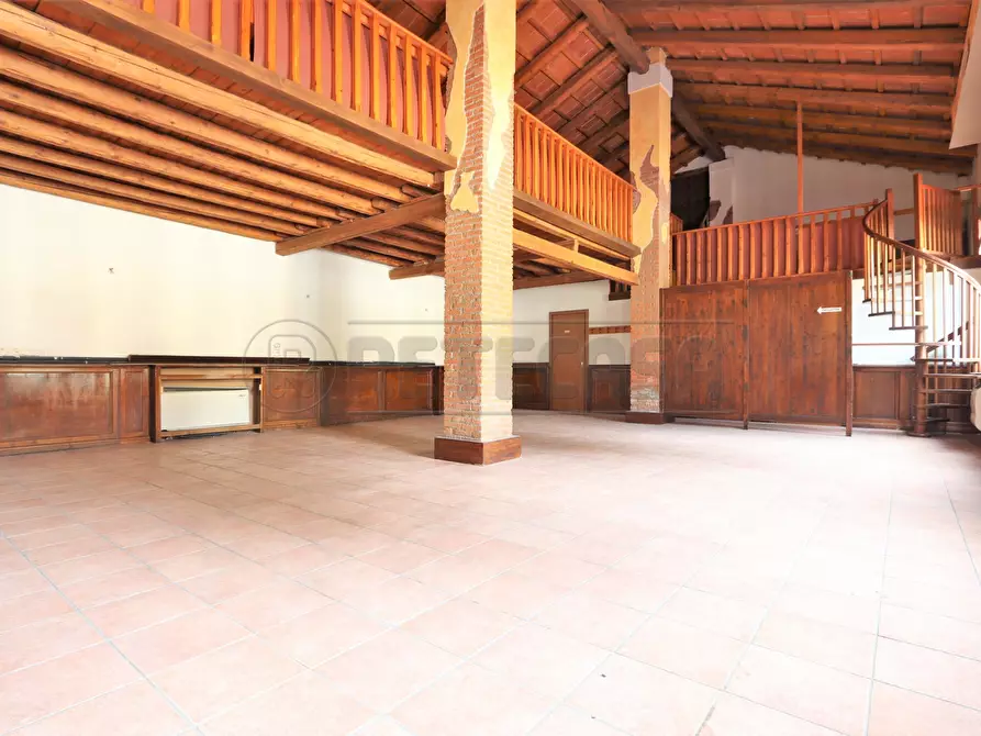 Immagine 5 di Locale commerciale in affitto  a Vicenza