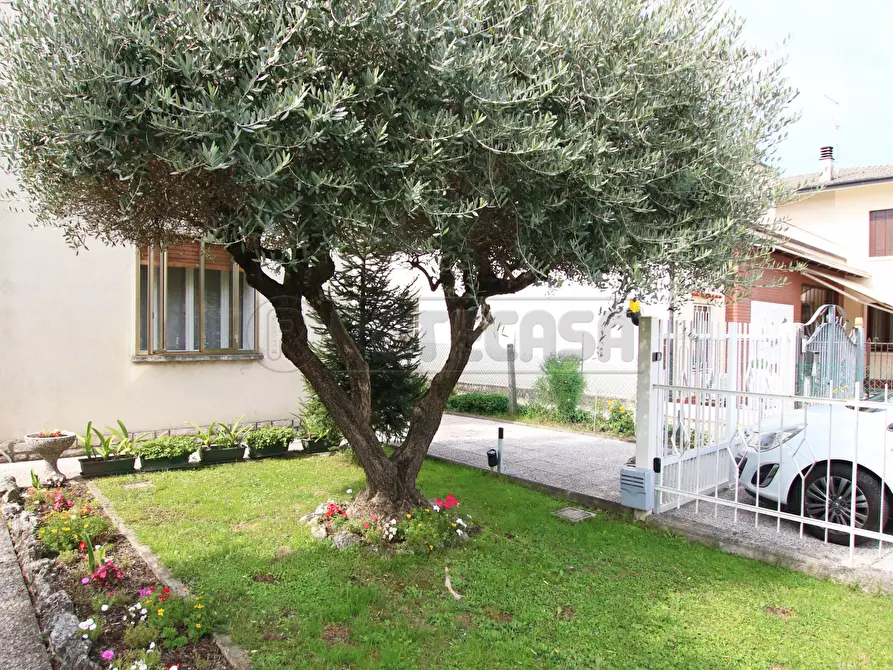 Immagine 4 di Villa in vendita  in viale riviera berica 400 a Vicenza