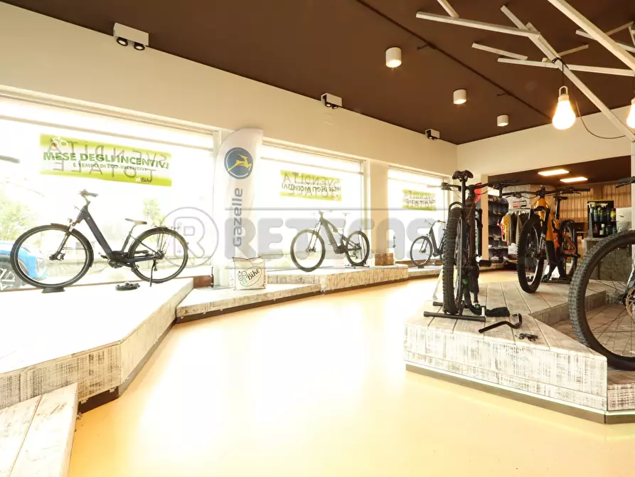 Immagine 4 di Locale commerciale in vendita  in viale della pace 169 a Vicenza