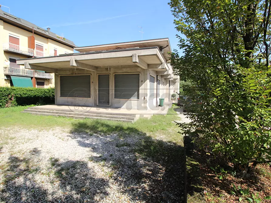 Immagine 17 di Palazzo in vendita  in Viale Verdi 22 a Altavilla Vicentina