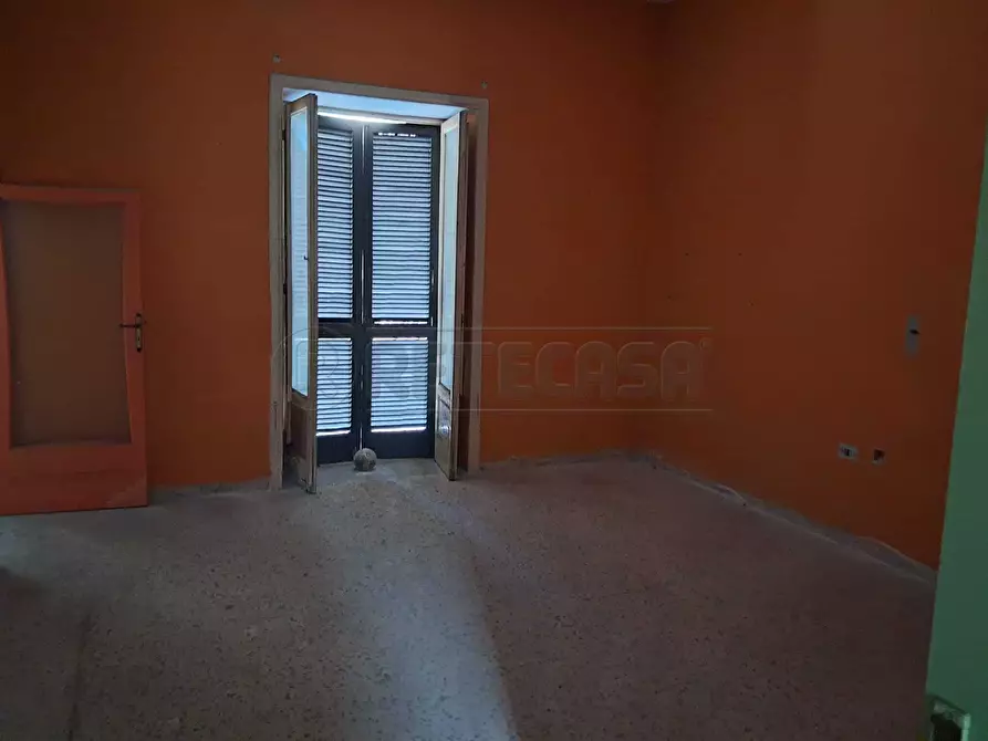 Immagine 10 di Laboratorio in affitto  in Via Giacomo Colombo a Marcianise