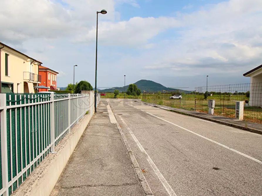 Immagine 23 di Appartamento in affitto  a Agugliaro