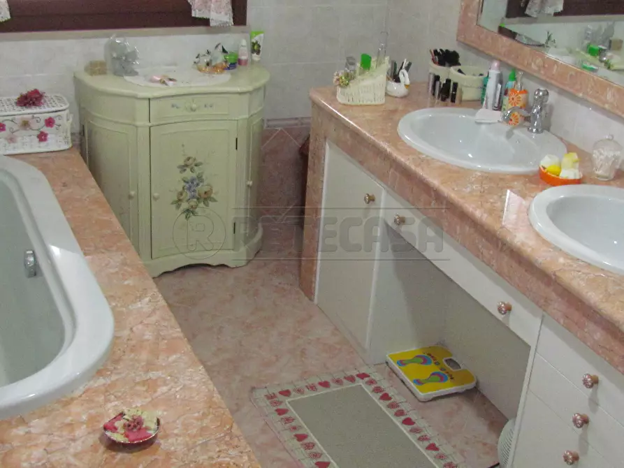 Immagine 27 di Villetta a schiera in vendita  in Via C. Rocci Cerasoli a Gallipoli