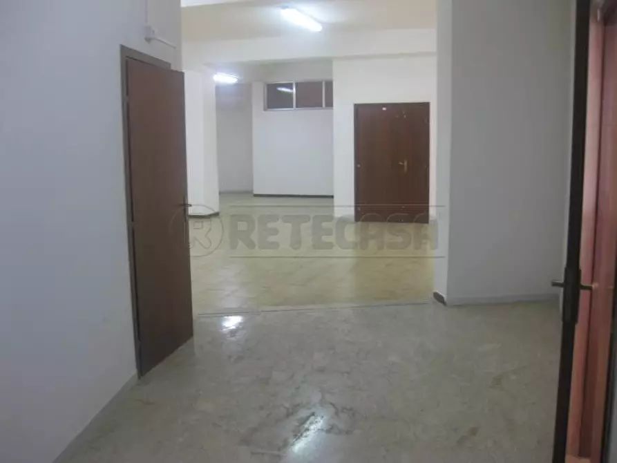 Immagine 9 di Locale commerciale in affitto  in Via Mons. Nicolò Audino a Mazara Del Vallo