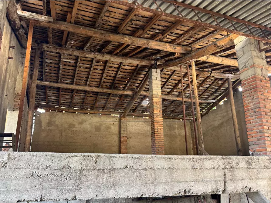 Immagine 2 di Rustico / casale in vendita  in Via Indipendenza a Puegnago Sul Garda