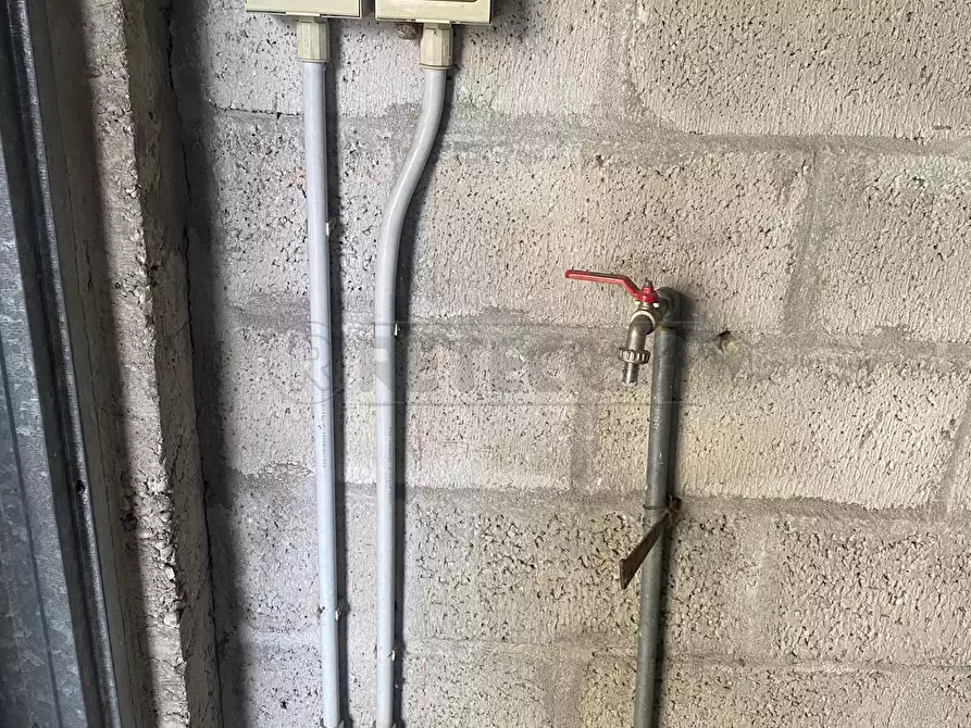 Immagine 3 di Garage in vendita  in Via Vicariato 20 a Barbarano Mossano