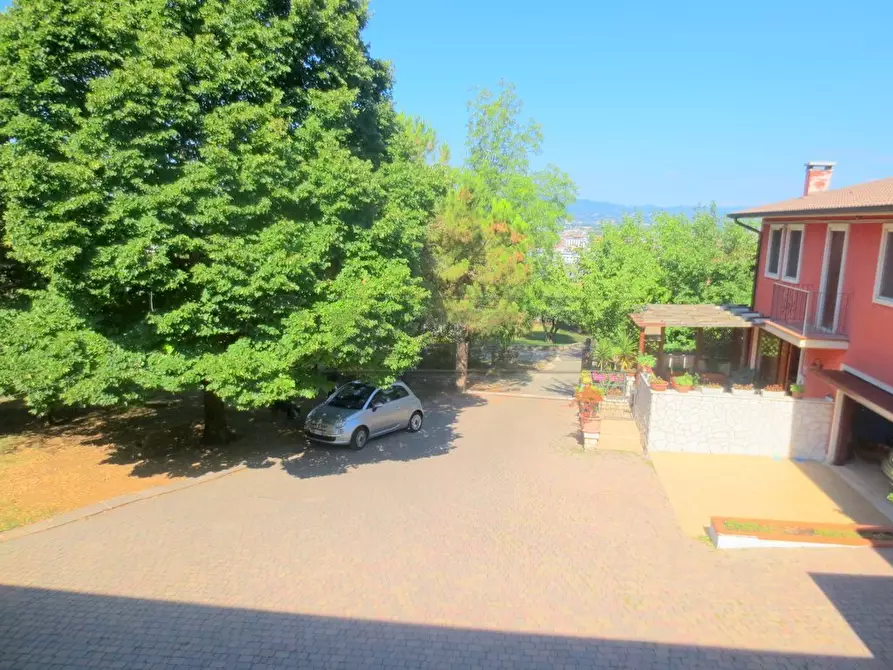 Immagine 7 di Casa bifamiliare in vendita  a Montecchio Maggiore