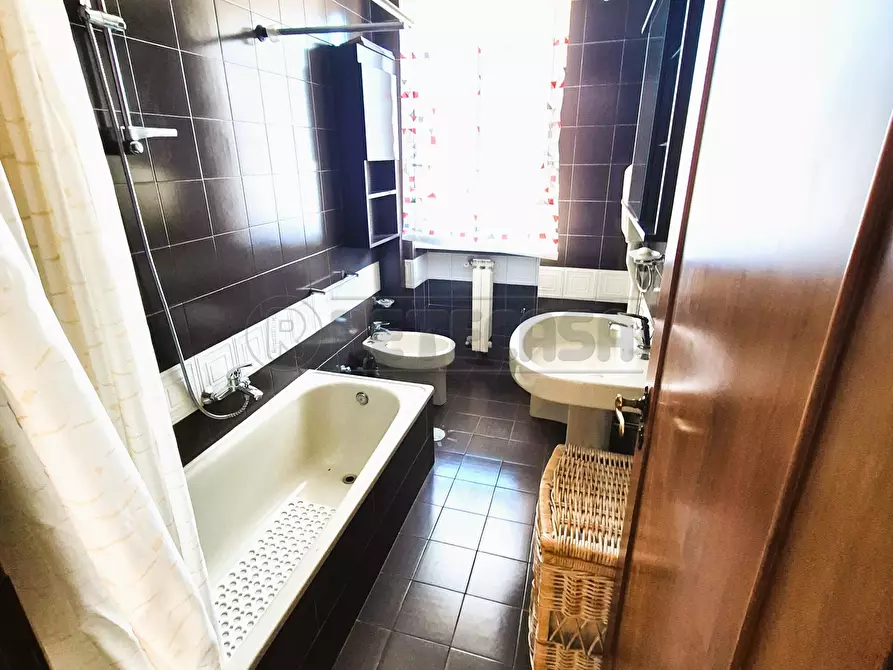 Immagine 13 di Quadrilocale in vendita  in Piazza della Marina 3 a Pescara