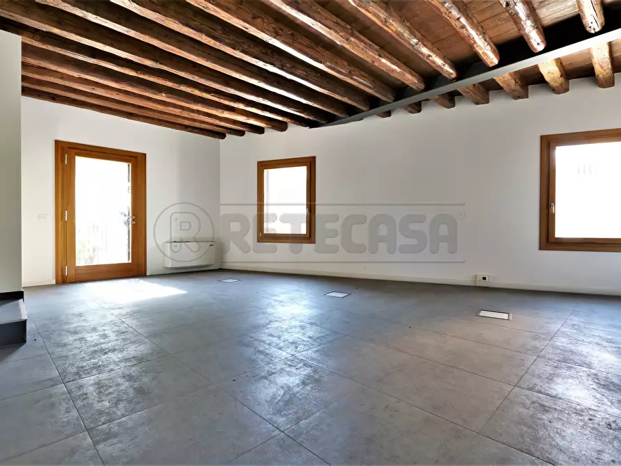 Immagine 7 di Ufficio in vendita  a Vicenza