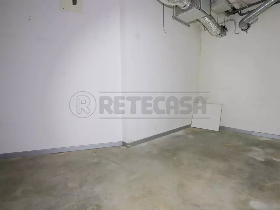 Immagine 17 di Locale commerciale in affitto  in Via G marconi 5 a Altavilla Vicentina