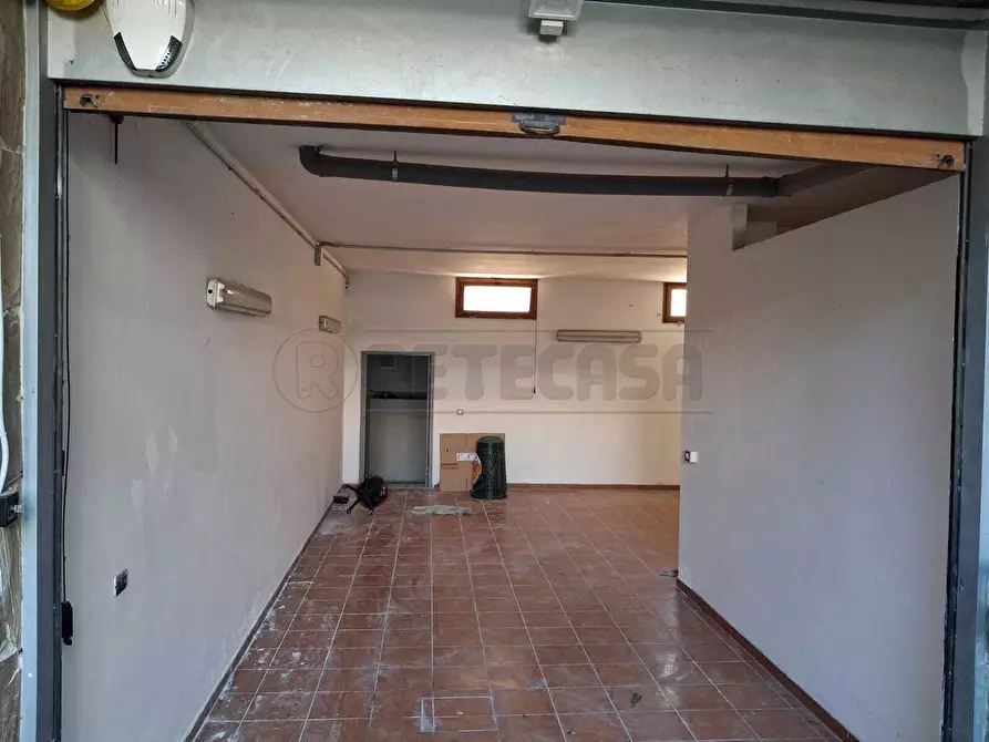Immagine 8 di Magazzino in affitto  in Via Greco a Capodrise