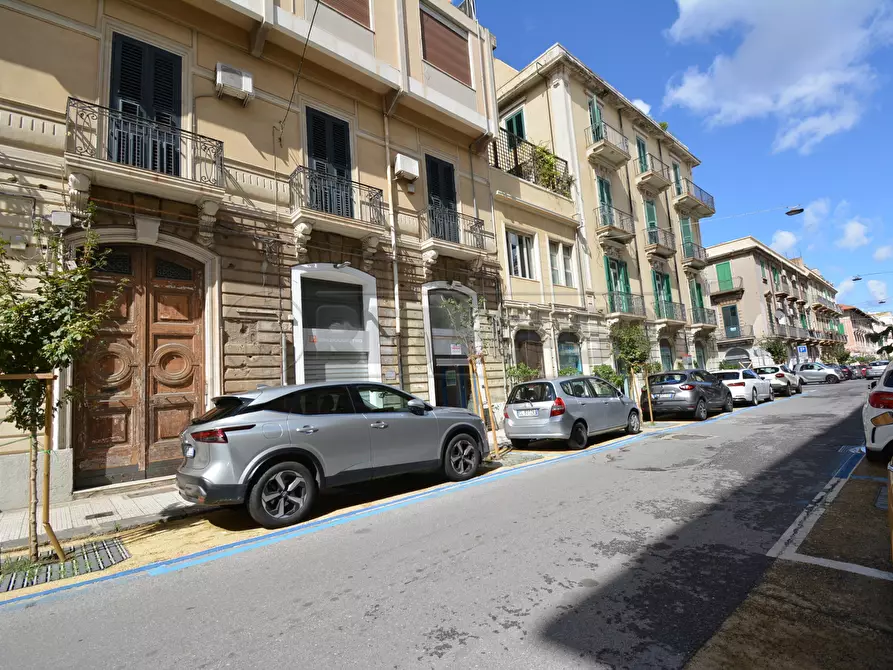 Immagine 1 di Locale commerciale in vendita  in Via Ghibellina 118 a Messina