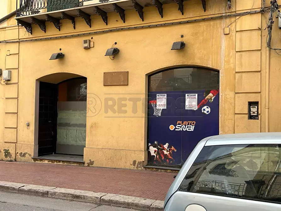Immagine 1 di Locale commerciale in affitto  in Corso Umberto I 59 a Caltanissetta