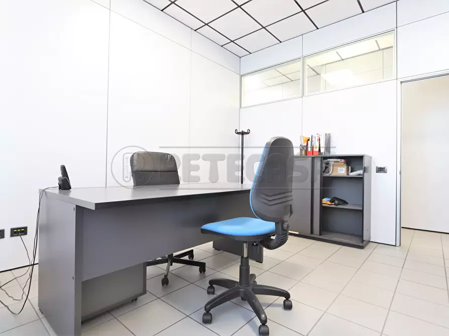 Immagine 22 di Ufficio in affitto  a Vicenza