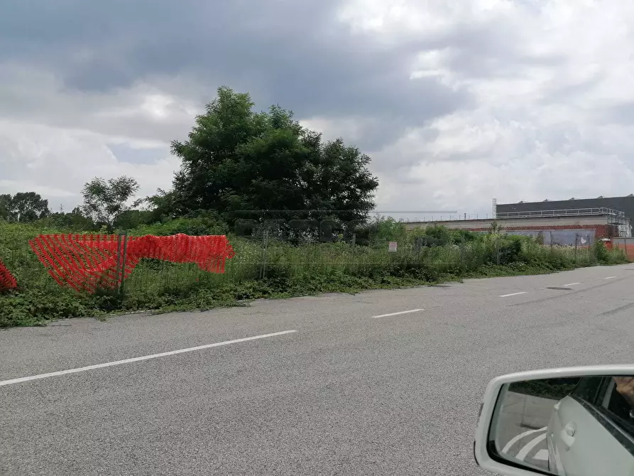 Immagine 2 di Terreno industriale in vendita  a Casier