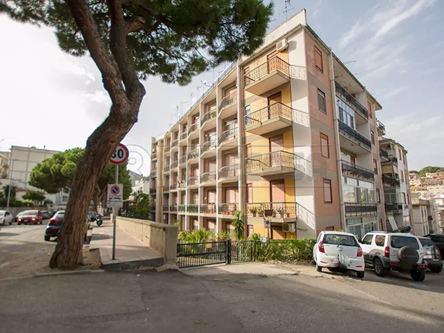 Immagine 1 di Trilocale in affitto  in Viale Principe Umberto 54 a Messina
