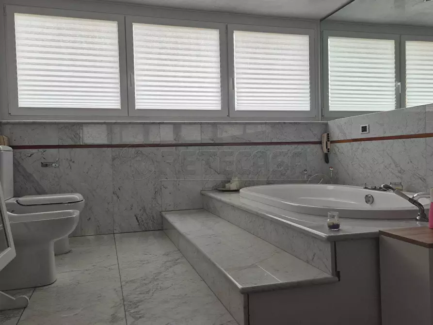 Immagine 15 di Quadrilocale in vendita  a Bergamo