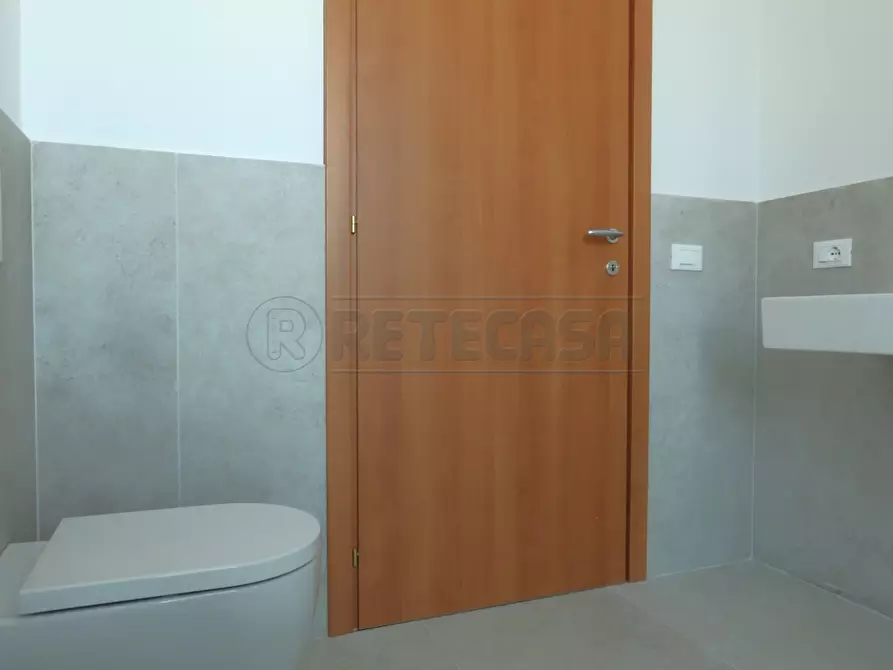 Immagine 13 di Attico in affitto  in Via Cimone 9 a Vicenza