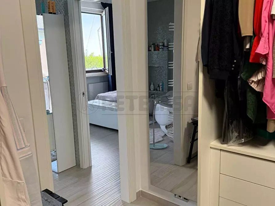 Immagine 17 di Quadrilocale in vendita  in Via Giulio Cesare 2 a Desenzano Del Garda