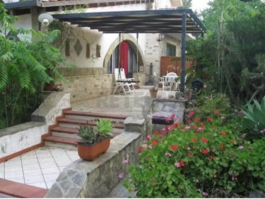 Immagine 50 di Villa in vendita  a Castellammare Del Golfo