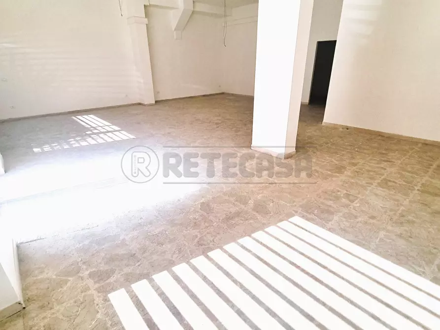 Immagine 4 di Locale commerciale in vendita  a Pescara