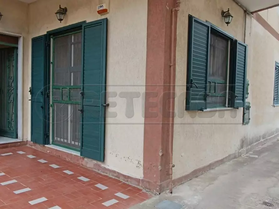 Immagine 1 di Pentalocale in vendita  in Via Luigi Einaudi a Caserta