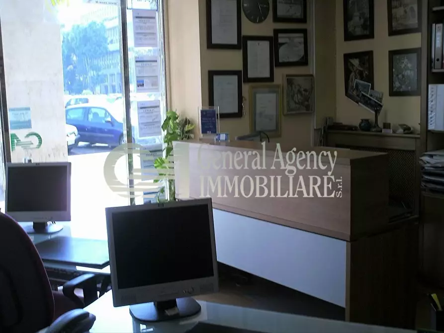 Immagine 11 di Locale commerciale in affitto  in via Pietro Bonfante 50 a Roma