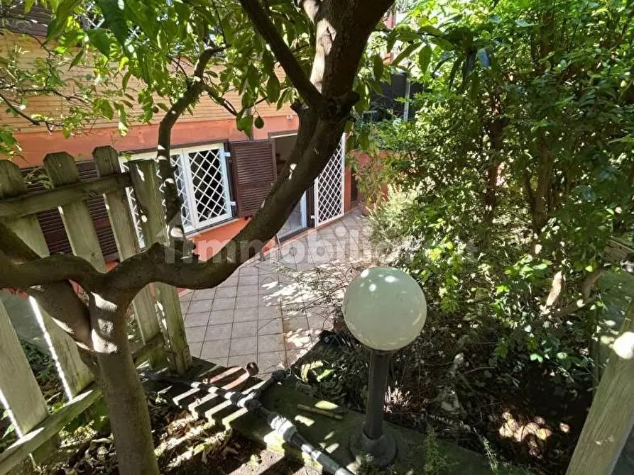 Immagine 12 di Villa in vendita  in Via Sofocle 152 a Roma