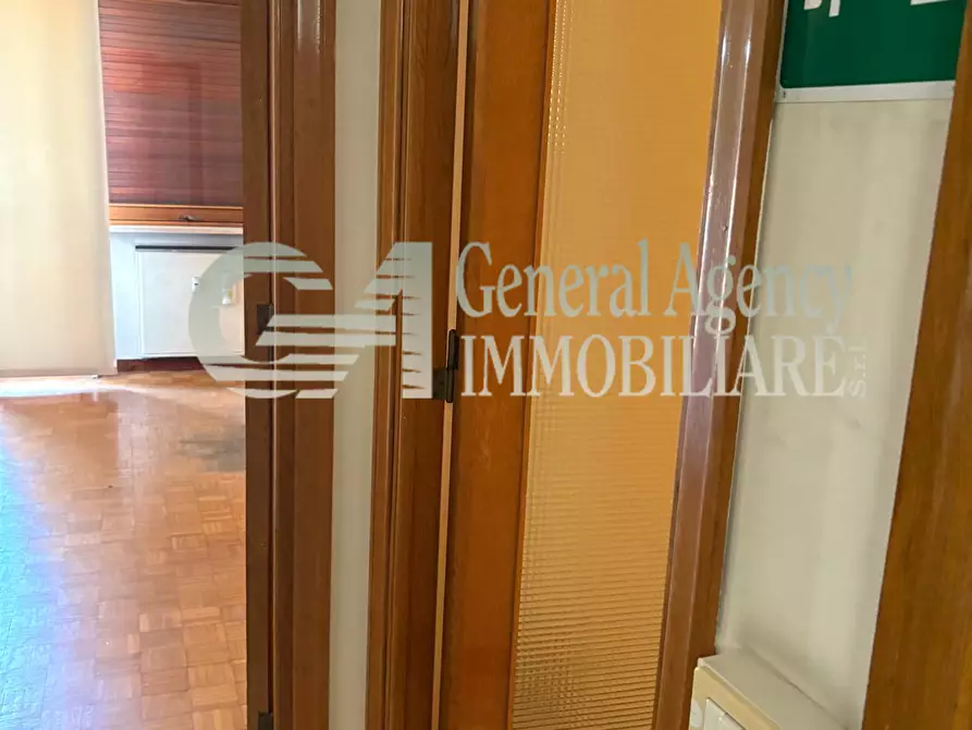 Immagine 48 di Appartamento in vendita  in via guido de ruggiero a Roma