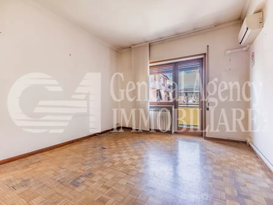 Immagine 72 di Appartamento in vendita  in via guido de ruggiero a Roma