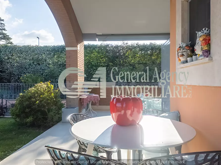 Immagine 40 di Villa in affitto  in Via Mario Mattoli a Roma