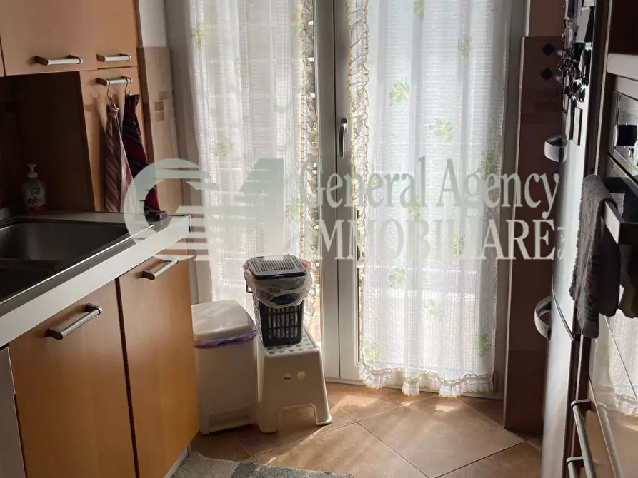 Immagine 2 di Appartamento in vendita  in VIA DEGLI ARTIFICIERI a Roma