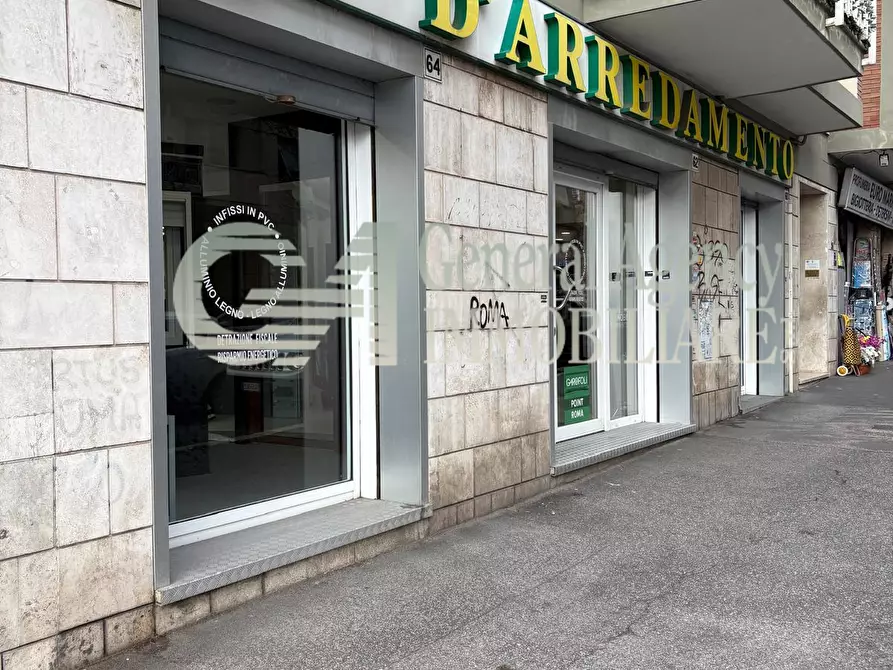 Immagine 23 di Locale commerciale in affitto  in Via Albano 62 a Roma